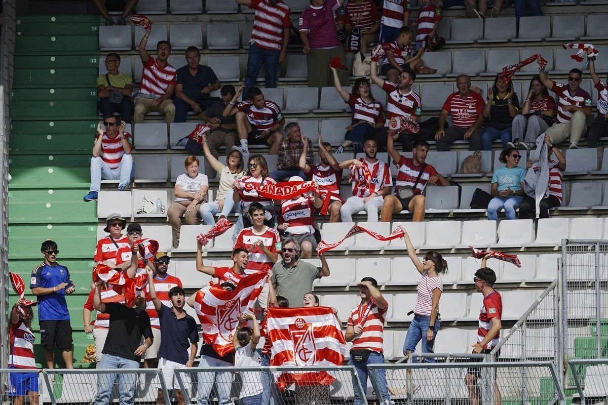 Aficionados rojiblancos en A Malata