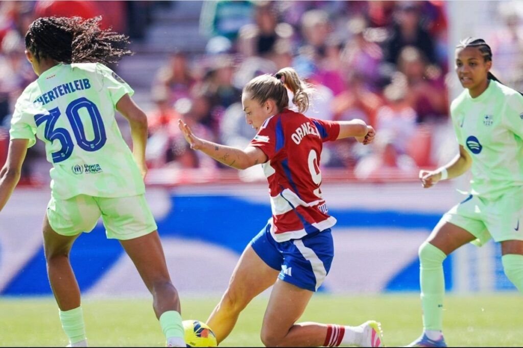 Los Cármenes disfrutó del Granada Femenino