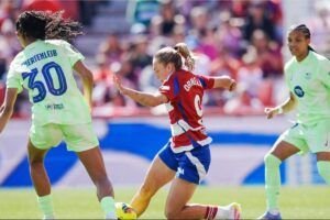 Los Cármenes disfrutó del Granada Femenino