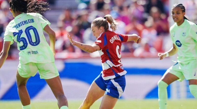 Los Cármenes disfrutó del Granada Femenino