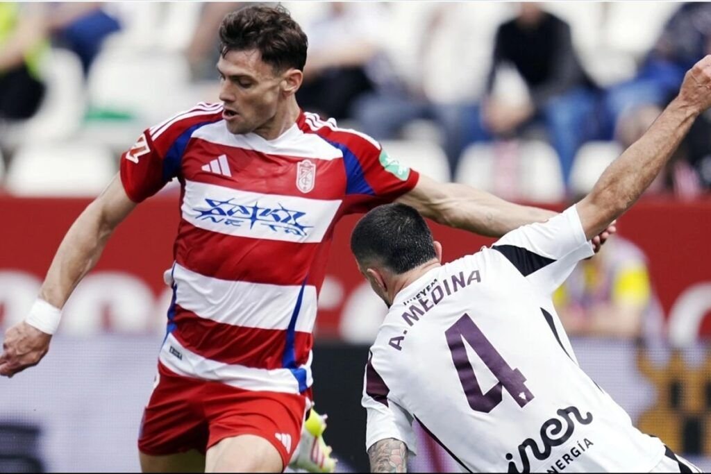El Granada CF sufre y después golpea