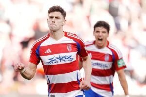 El Granada CF golpea a la UD Almería