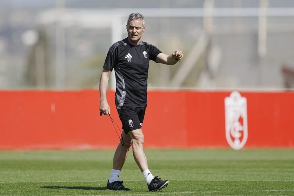 El técnico Fran Escribá destituido