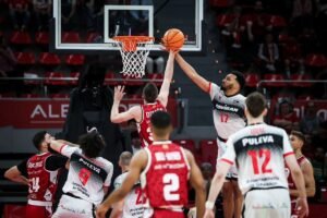 Un tenaz y anotador Coviran