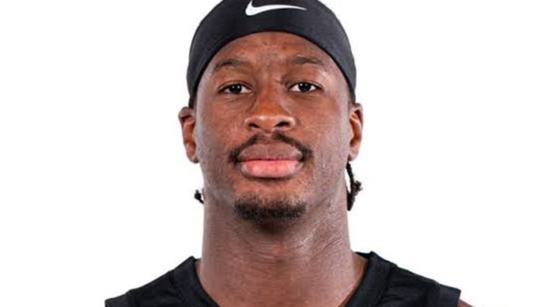 Travis Munnings, triple y defensa