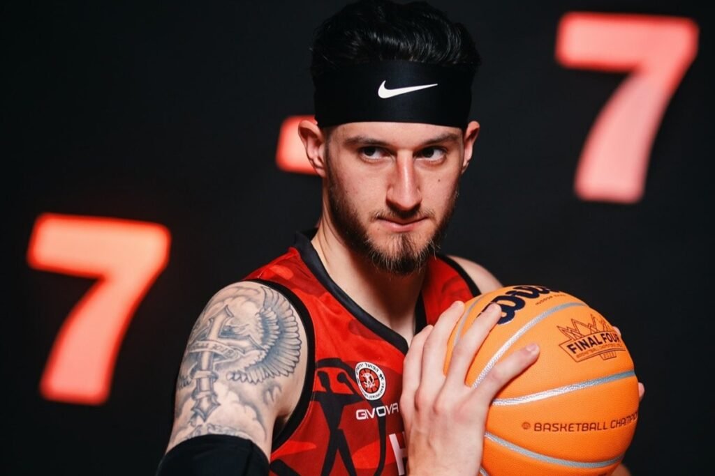 Zach Hankins, el anhelado 'center'