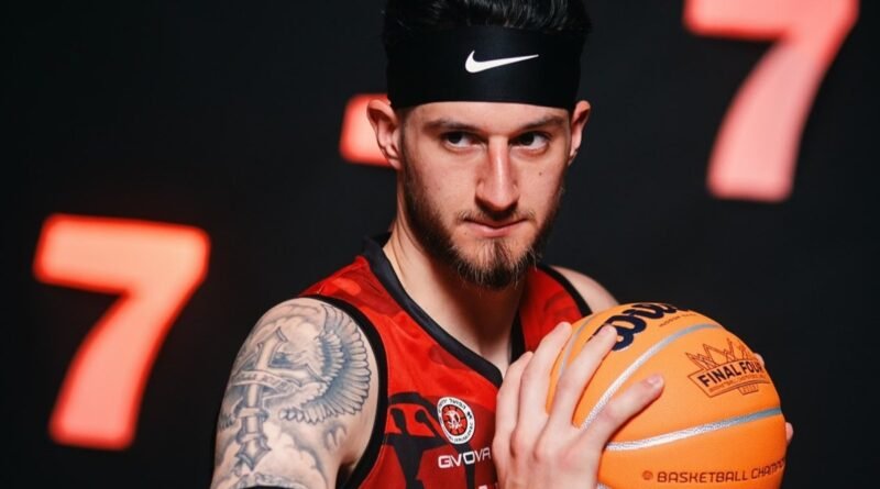 Zach Hankins, el anhelado 'center'