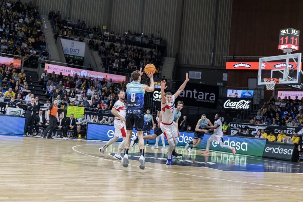 Coviran Granada roza el triunfo