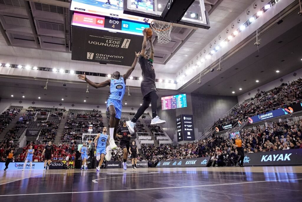 Apareció el apagón en el tercer cuarto