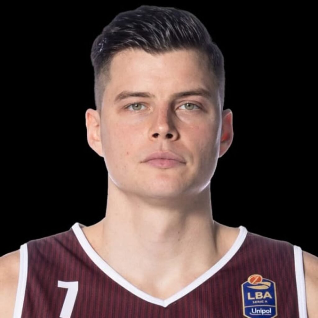 Amar Alibegovic, versatilidad en el juego